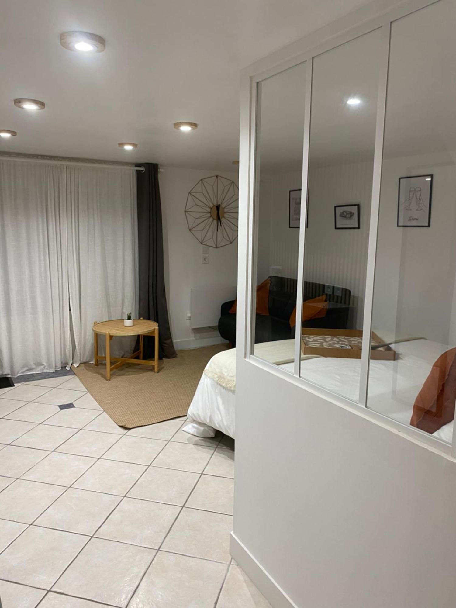 Appart Studio Rdc De Maison Avec Exterieur Proche Reims Тинкё Экстерьер фото