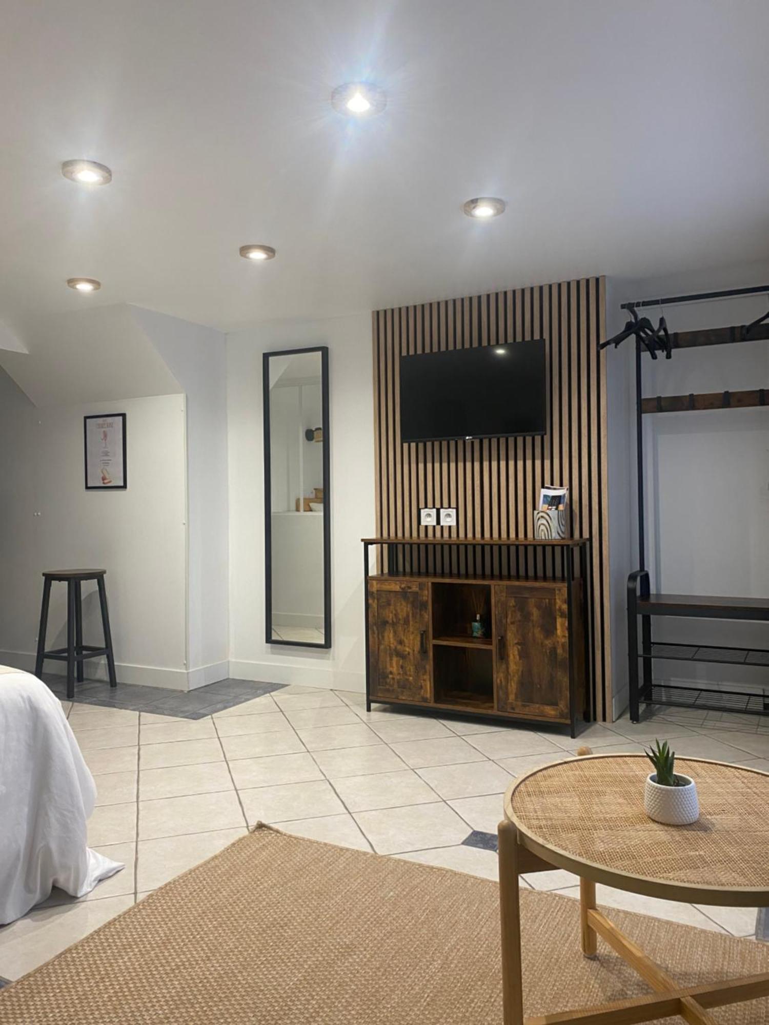 Appart Studio Rdc De Maison Avec Exterieur Proche Reims Тинкё Экстерьер фото